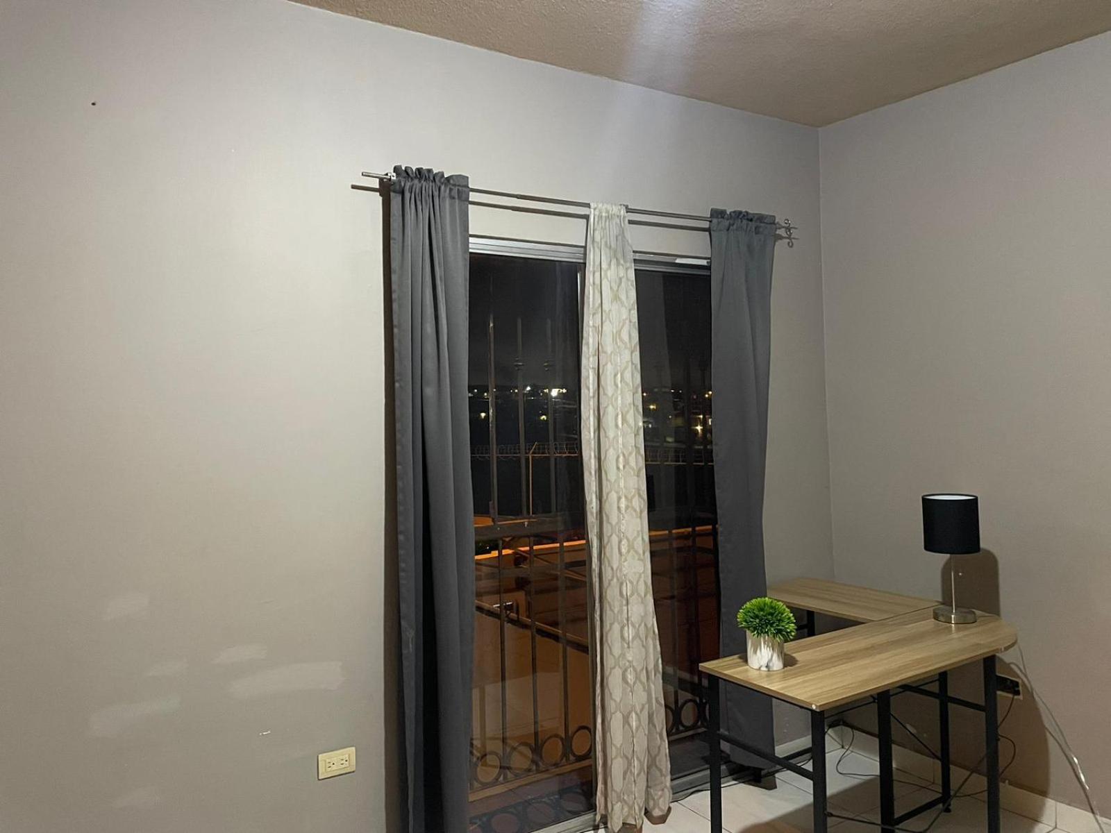 Spacious Rooftop House W/ King Bed Tijuana Bagian luar foto